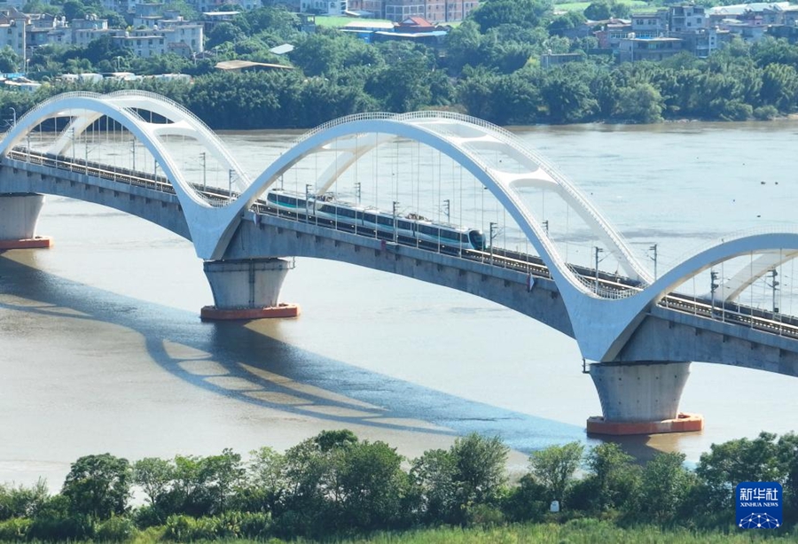 福州浜?？焖倬€が旅客輸送運(yùn)転を開(kāi)始　福建省