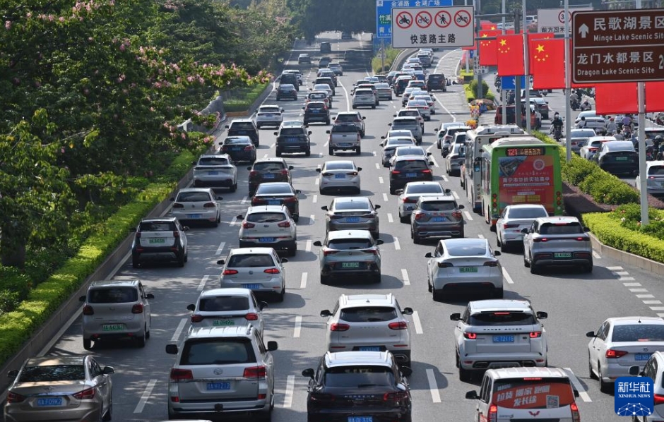 大型連休最終日、中國各地でUターンラッシュ