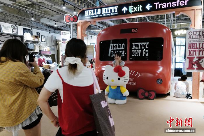 「巨大ハローキテ?！攻譬`マ地下鉄車(chē)両が上海に登場(chǎng)