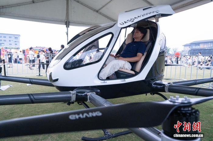 複數(shù)の航空機が杭鋼公園に登場　浙江省杭州