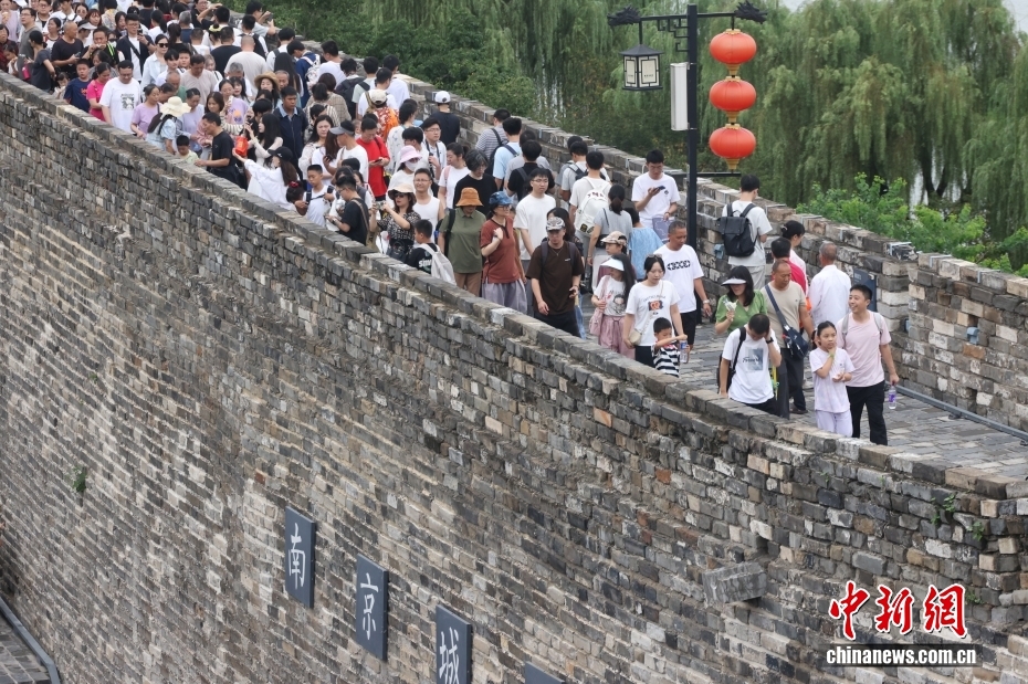 國慶節(jié)?中秋節(jié)連休の中國國內(nèi)旅行者數(shù)が延べ8.88億人に