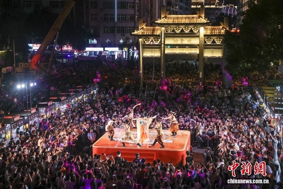 國慶節(jié)?中秋節(jié)連休の中國國內旅行者數(shù)が延べ8.88億人に