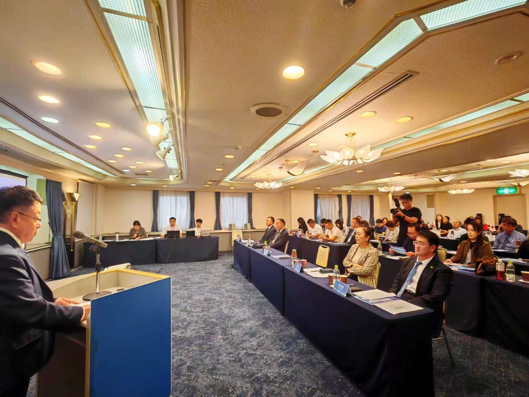 中國（鄂爾多斯）-日本（大阪）産業(yè)マッチング會の様子（寫真提供?主催者）。