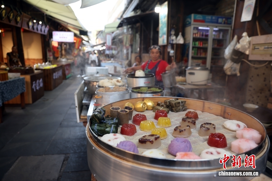 朝から人情味あふれるムード漂う浙江省蘭渓市の游埠古鎮(zhèn)