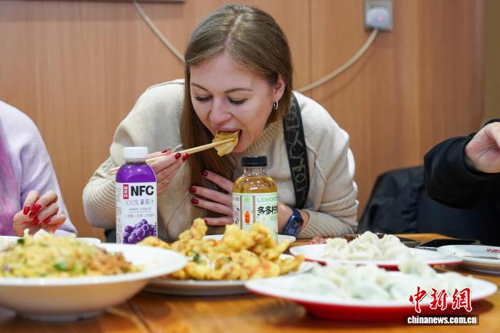 饒河で越境消費がますます盛んに　黒竜江省