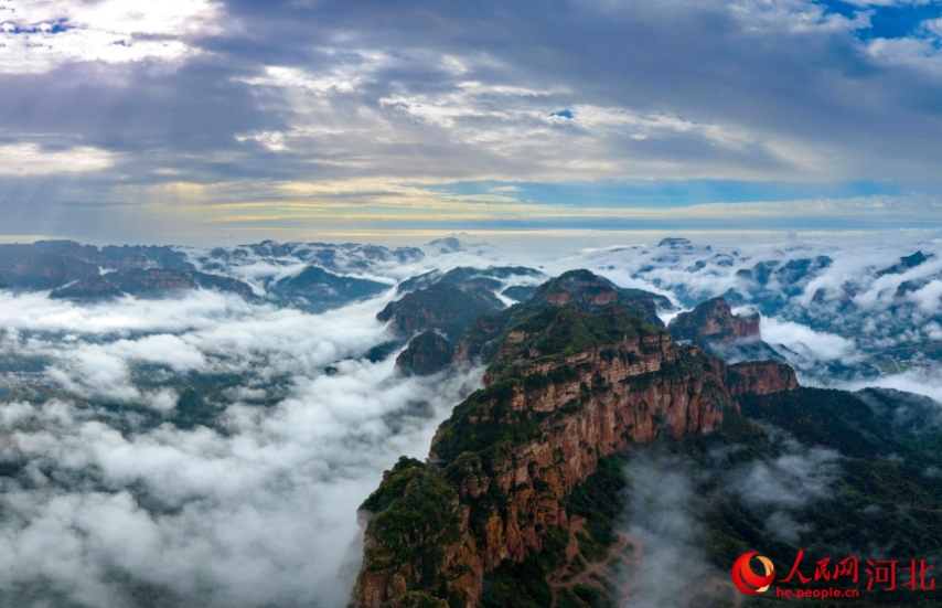 東太行百里畫(huà)廊に広がる美しい雨上がりの雲(yún)?！『颖笔?></a></td></tr><tr><td class=