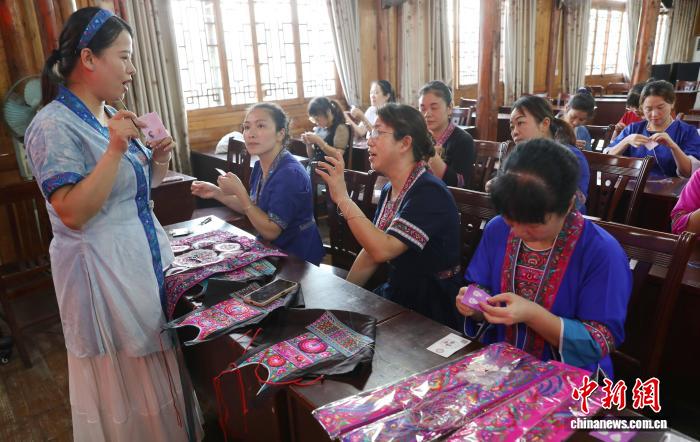 侗族刺繍が現(xiàn)地の人々の所得増を促進(jìn)　広西