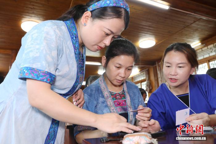 侗族刺繍が現(xiàn)地の人々の所得増を促進(jìn)　広西