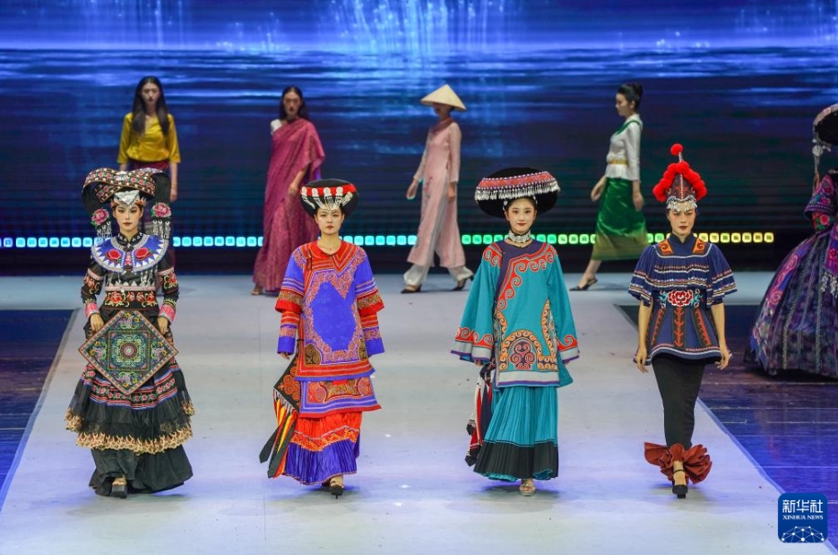 無形文化遺産とファッションの邂逅　雲(yún)南省楚雄