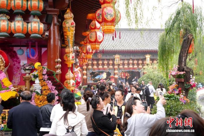 清明上河園で「第14回國際菊花展」が開幕　河南省開封