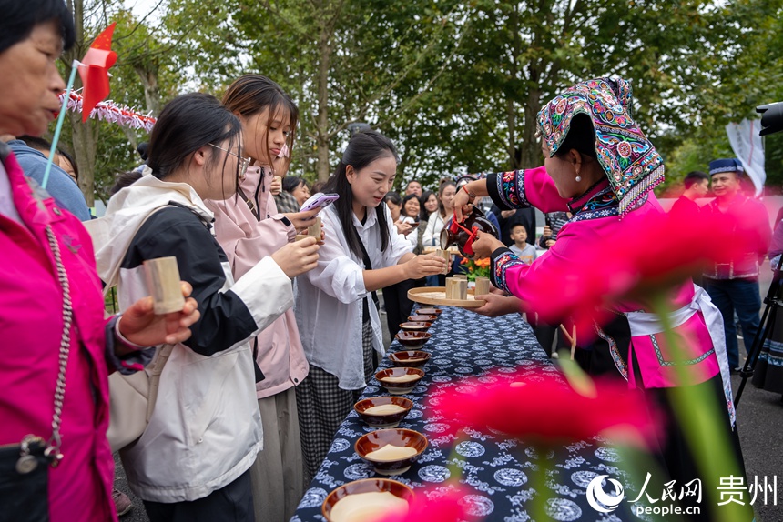 豊作を祝い、農(nóng)業(yè)の楽しみを満喫するイベント開催　 貴陽市観山湖