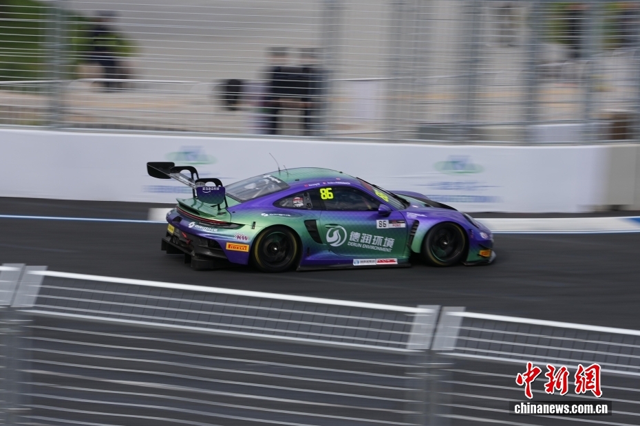北京の亦荘経済技術(shù)開発區(qū)でGTカーレース開幕