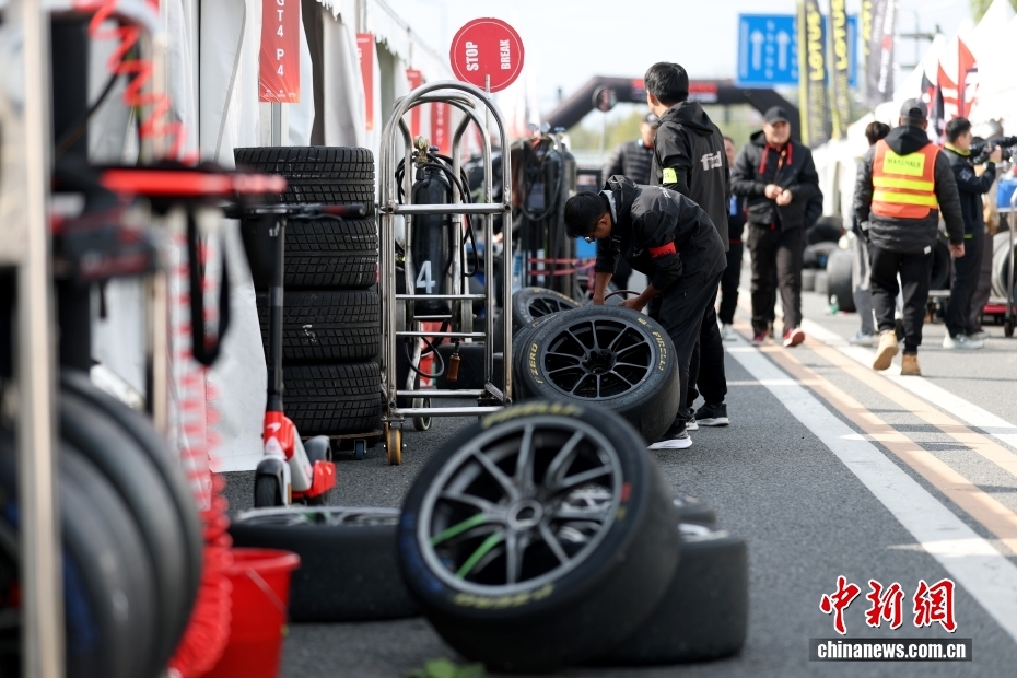 北京の亦荘経済技術(shù)開発區(qū)でGTカーレース開幕