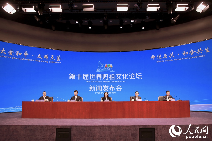 記者會(huì)見(jiàn)の様子（撮影?李唯一）。