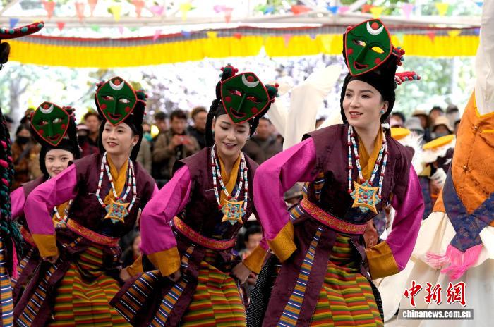 素晴らしいパフォーマンスの數(shù)々を披露　西蔵?拉薩