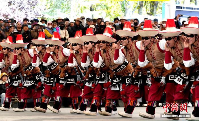 素晴らしいパフォーマンスの數(shù)々を披露　西蔵?拉薩