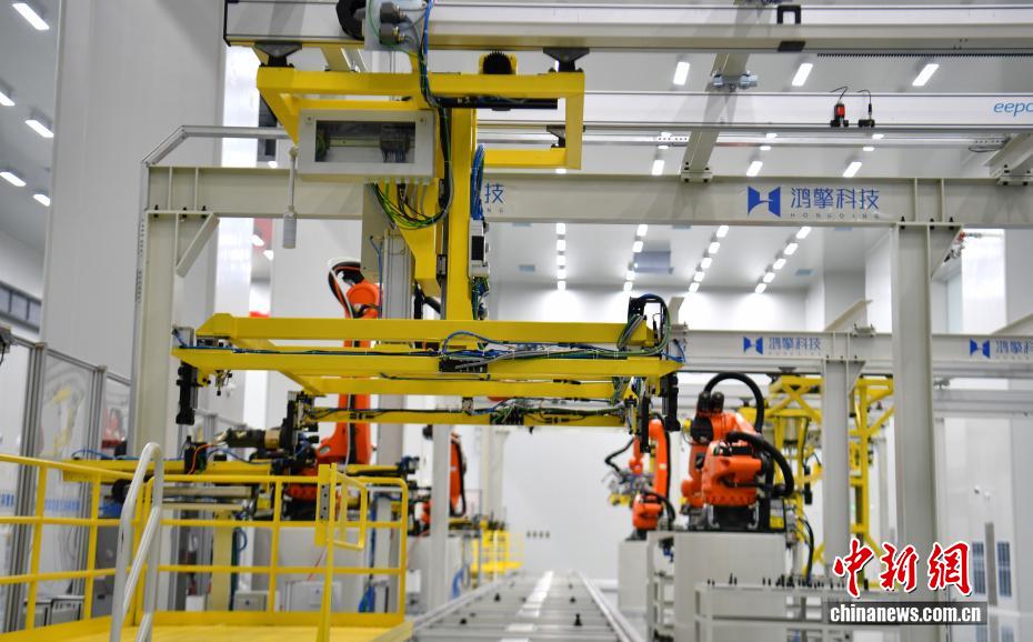 藍箭鴻擎（雄安）空間科技有限公司の衛(wèi)星スマート製造中間試験基地の生産ライン（撮影?韓氷）。