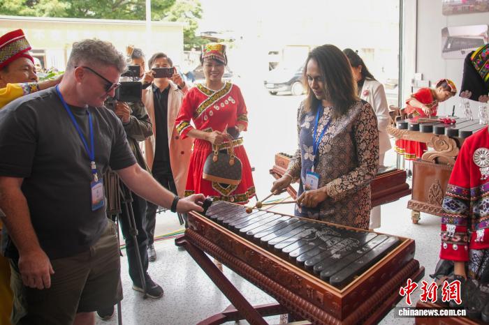 音楽を奏でる「石」　広西?柳江