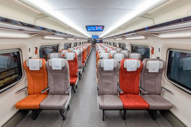 「CR450AF」の二等席