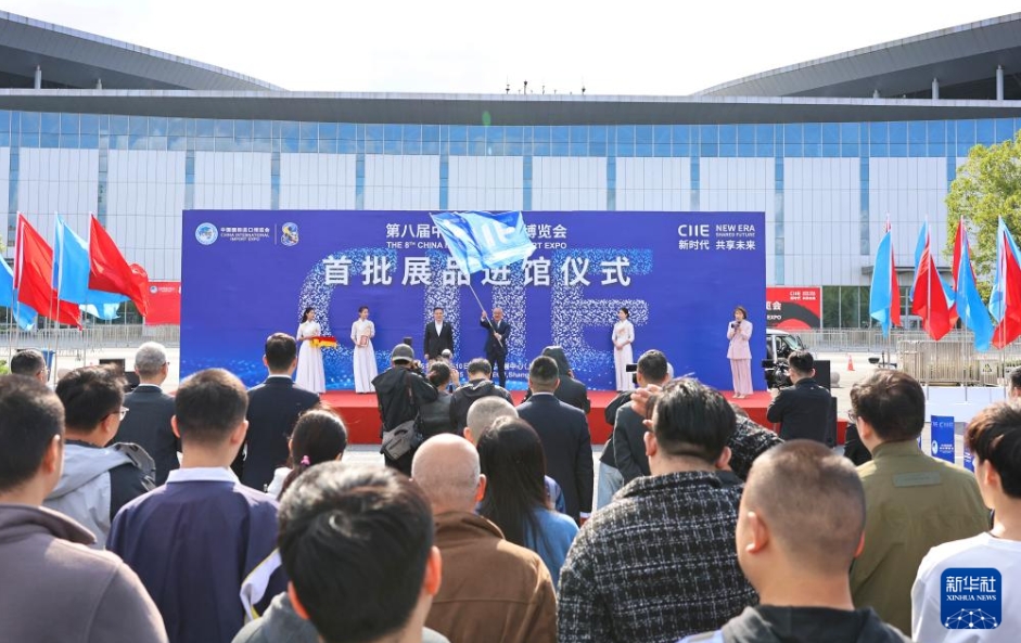 第8回輸入博の出展品第一陣搬入式會(huì)場(chǎng)（10月23日撮影?方喆）。