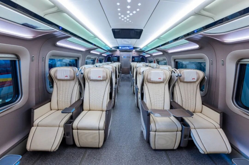 「CR450AF」のプレミアム一等席