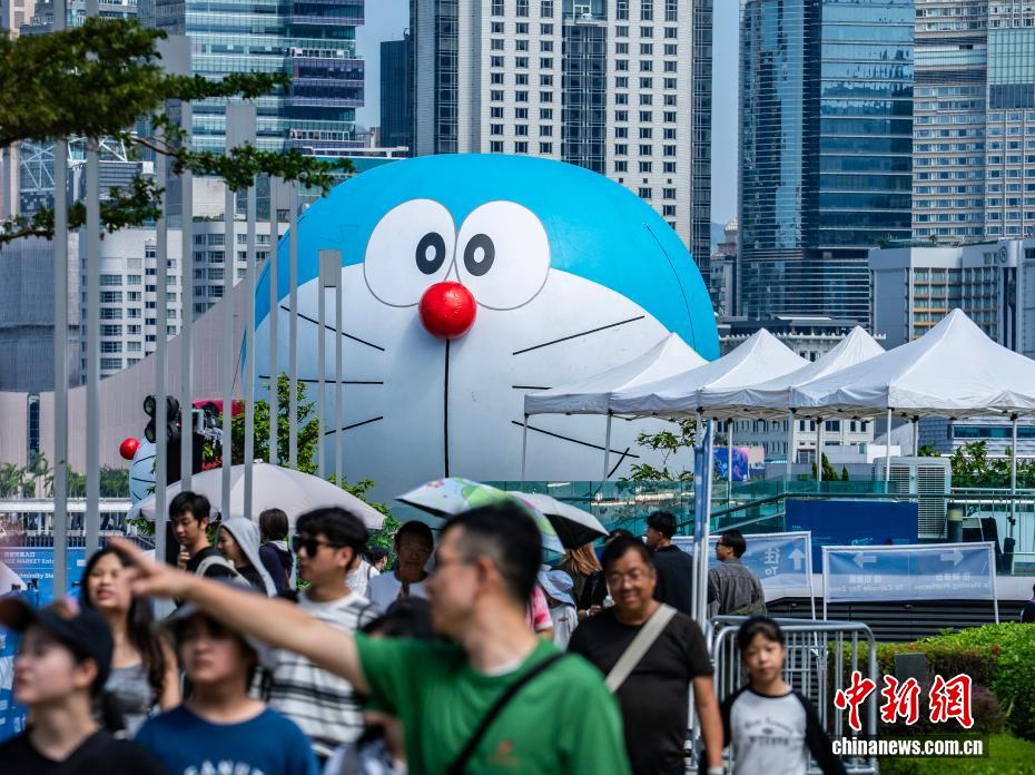 ドラえもんやLABUBUのウォーターパレード開(kāi)催　香港特區(qū)