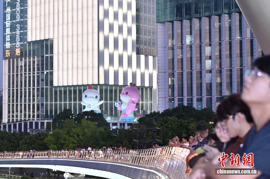 広州の街を飾る第15回全運會?スペシャルオリンピック全國大會マスコット　広東省