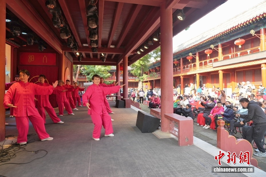 北京民俗博物館で重陽節(jié)を祝う文化イベント