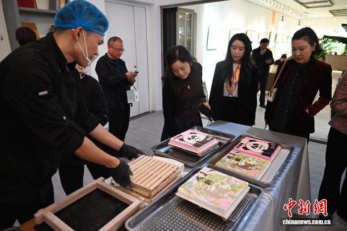 巴蜀文化やパンダを米粉の蒸しケーキで表現(xiàn)　四川省成都