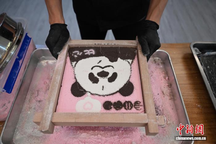 巴蜀文化やパンダを米粉の蒸しケーキで表現(xiàn)　四川省成都