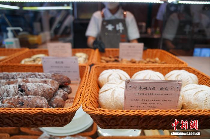 中醫(yī)學(xué)とコラボしたコーヒーが人気に　雲(yún)南省昆明市