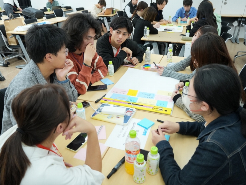 グループワークの様子（撮影?許可）。