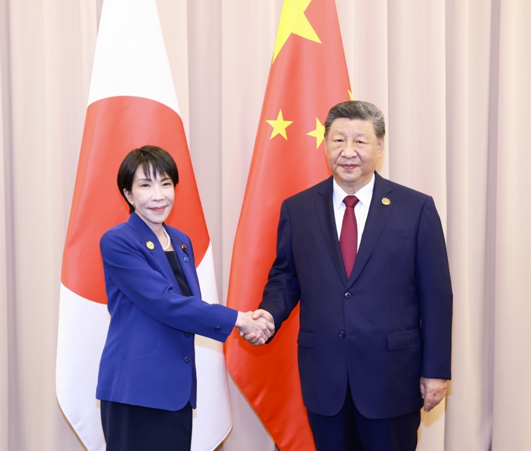 習(xí)近平國(guó)家主席は10月31日午後、第32回アジア太平洋経済協(xié)力會(huì)議（APEC）非公式首脳會(huì)議に出席するため訪れた韓國(guó)?慶州で、要請(qǐng)に応じて日本の高市早苗首相と會(huì)談した。（撮影?丁林）