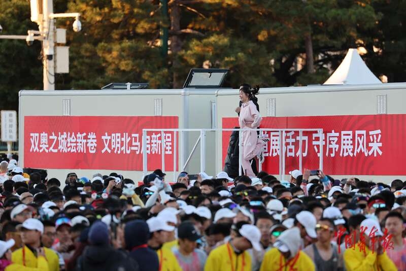 2025北京マラソンでランナー3萬2000人が走る！