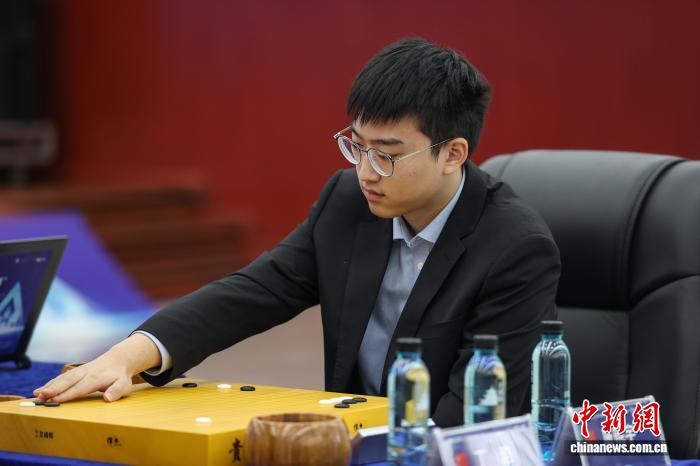 2025年中日韓囲碁精鋭?wù)写龖椁]幕、中國(guó)の丁浩棋士が優(yōu)勝　貴州省貴陽(yáng)