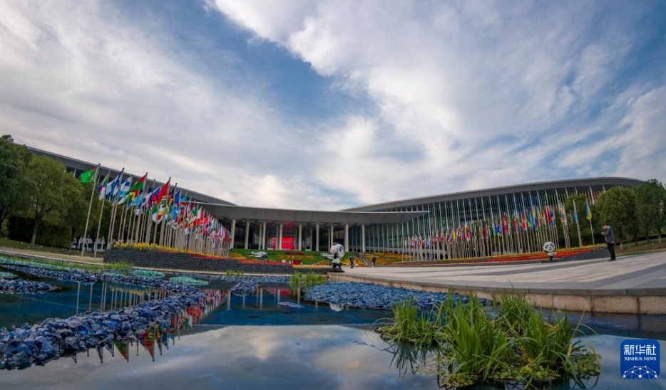 準(zhǔn)備が整い開(kāi)幕を待つ中國(guó)國(guó)際輸入博覧會(huì)　上海