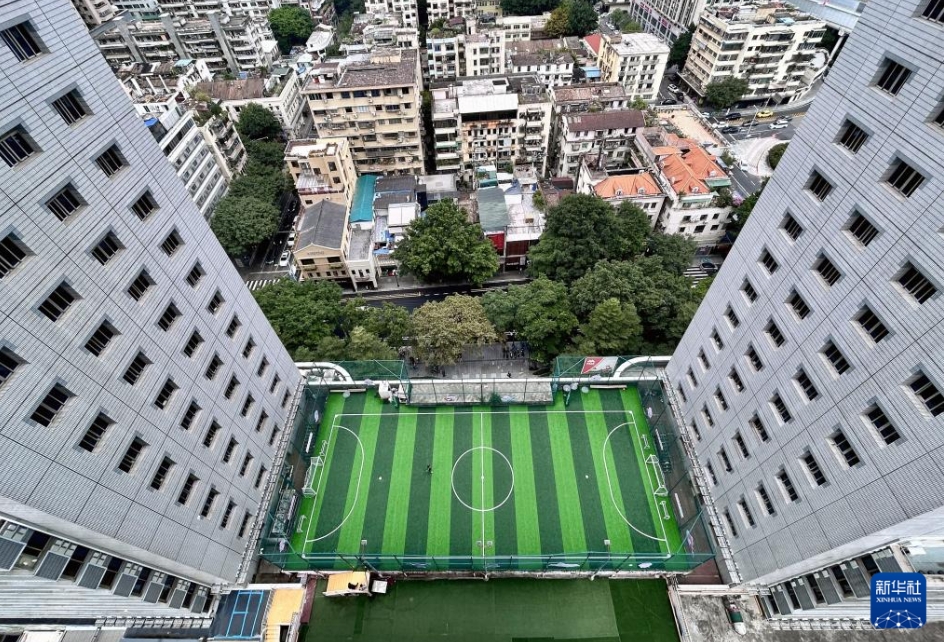 街中のスポーツ空間を整備して市民の健康を増進　広東省広州