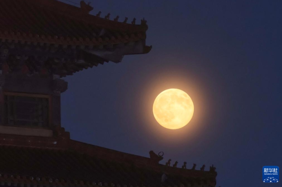今年最大の満月、明るくくっきりと夜空に出現(xiàn)