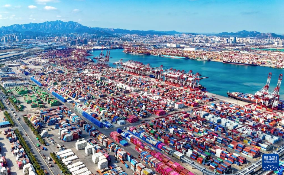 「ダブル11」控え、越境EC貨物船の出航相次ぐ　山東省青島市