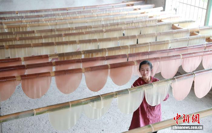 まもなく立冬、天日干し作業(yè)もピークに　広西?三江侗郷