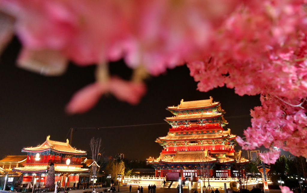 夜の京杭大運河を艶やかに彩る滄州區(qū)間のライトアップ　河北省滄州