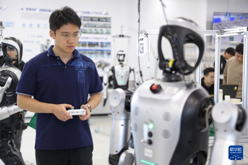 【新職業(yè)】人型ロボットの「トレーナー」、ロボット用アプリケーション開発エンジニア