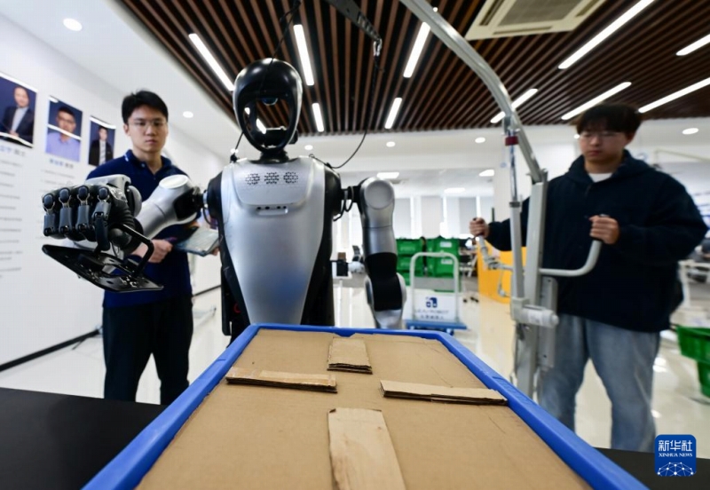 【新職業(yè)】人型ロボットの「トレーナー」、ロボット用アプリケーション開発エンジニア