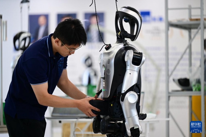 【新職業(yè)】人型ロボットの「トレーナー」、ロボット用アプリケーション開発エンジニア