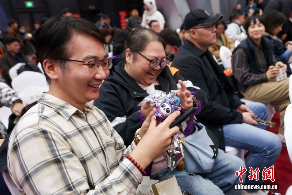 「氷墩墩」の午年特別記念版バージョン「馬墩墩」発表　北京