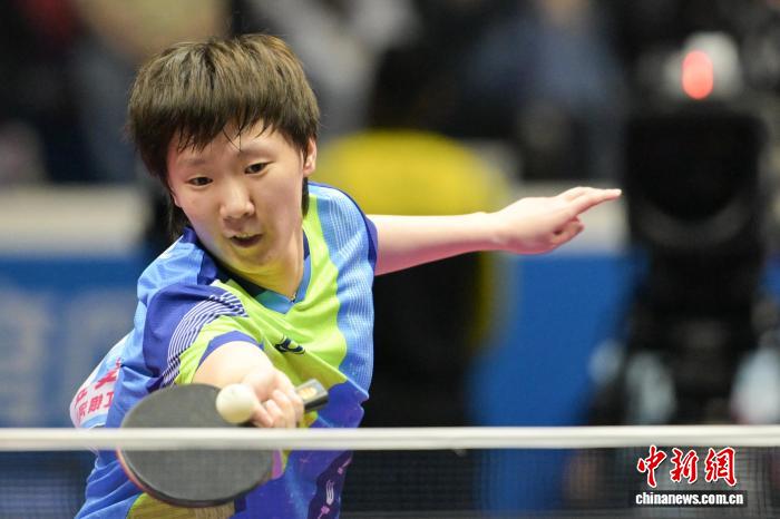 11月16日、試合中の王曼昱選手。撮影?陳永諾