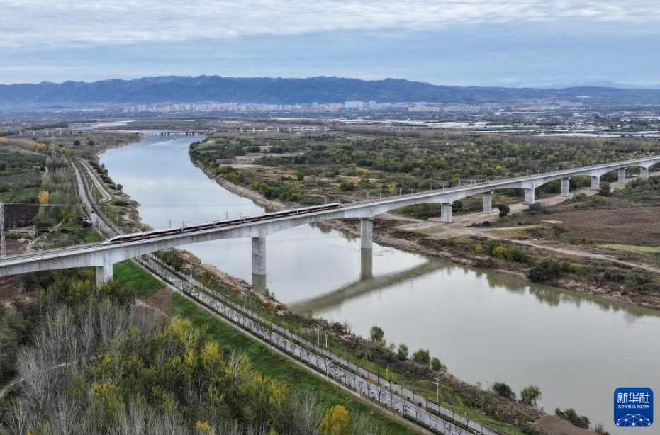 西安－延安高速鉄道の試験運行始まる