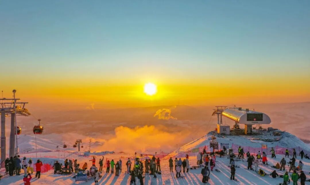 【音聲ニュース】新疆阿勒泰地區(qū)が「雪休み」　11月29日から12月7日まで9連休に