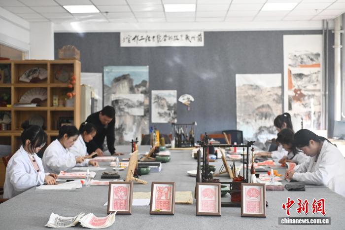 「文化財(cái)のお醫(yī)者さん」を育成　甘粛省