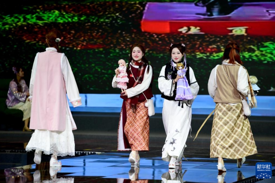 山東省曹県で2025年秋冬シーズン漢服新作発表會(huì)